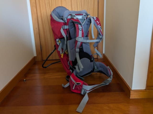 Mochila-canguru Deuter para criança