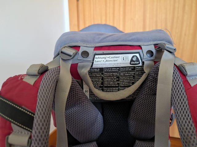 Mochila-canguru Deuter para criança